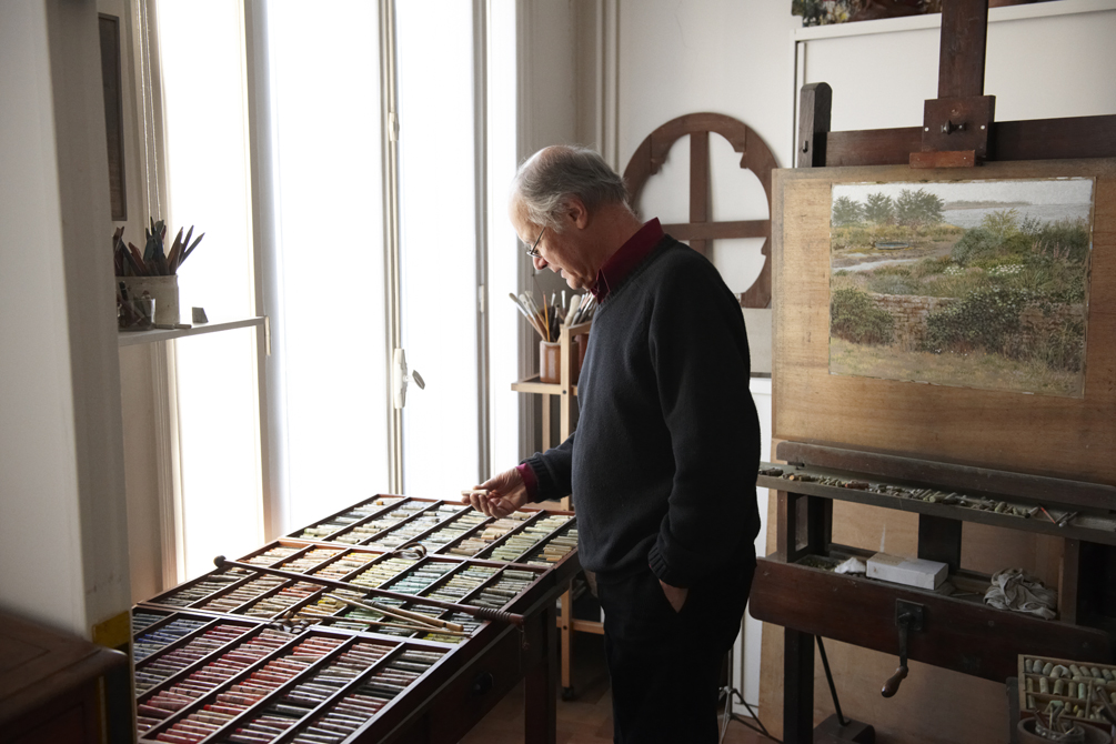 Jean Claude Courat, French artist, his work, studio, materials and apartment.
��Charlie Hopkinson 2010