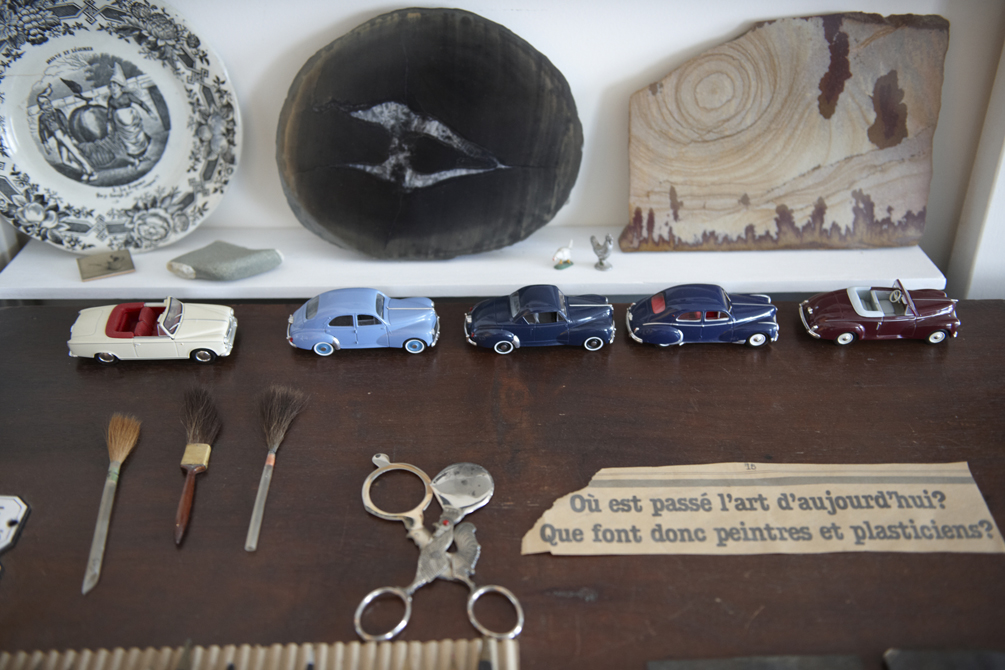 Jean Claude Courat, French artist, his work, studio, materials and apartment.
��Charlie Hopkinson 2010